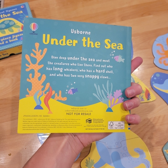 Usborne First Jigsaws Under The Sea 8 Jigsaws And Book Box Set - Picture 5 of 7